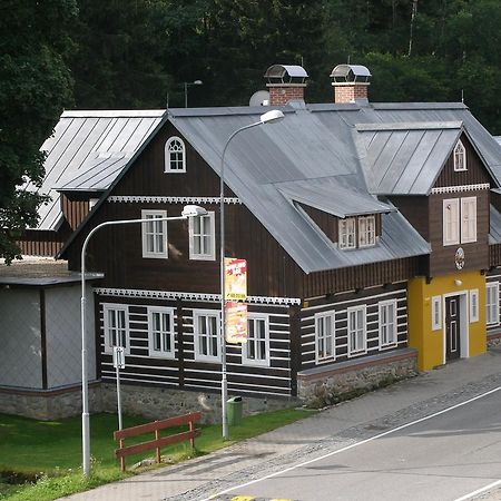 Pecka Penzion Pec pod Snezkou Exteriör bild