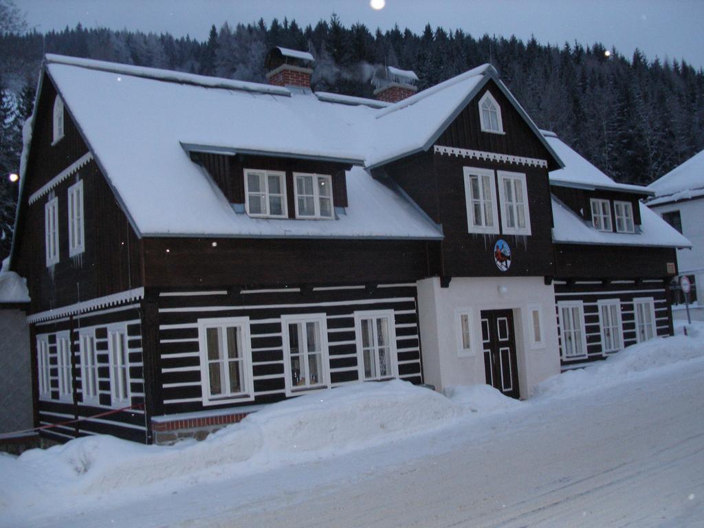 Pecka Penzion Pec pod Snezkou Exteriör bild