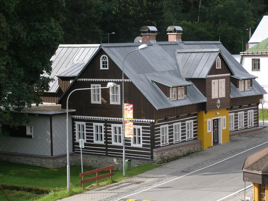 Pecka Penzion Pec pod Snezkou Exteriör bild