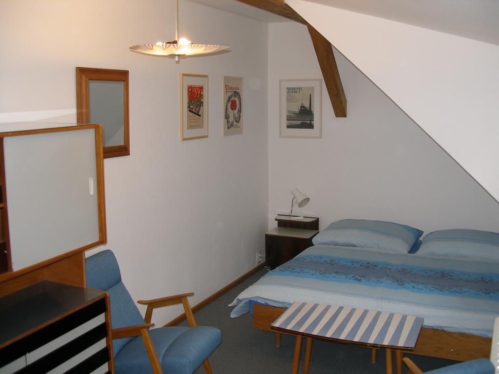 Pecka Penzion Pec pod Snezkou Rum bild
